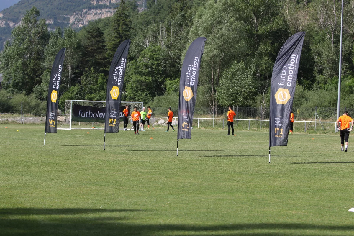 post card Campus Benasque Instalaciones.webp